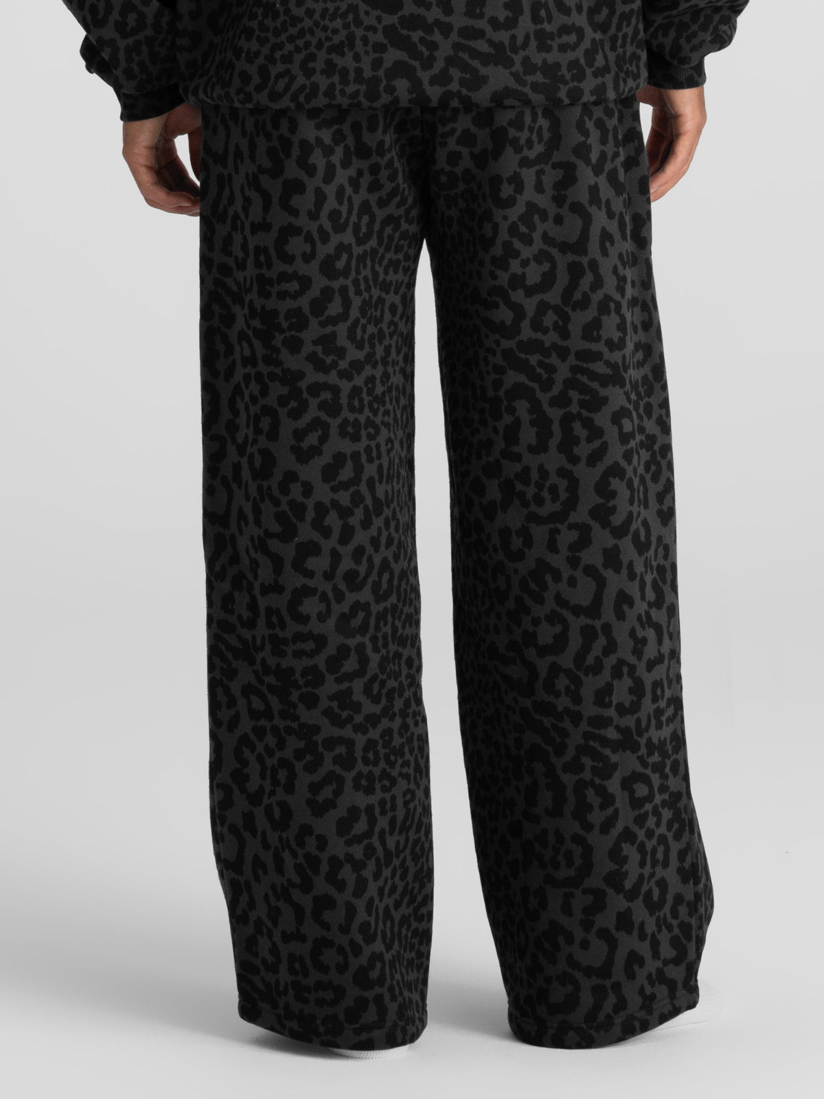 Signature Straight Leg Sweatpants
