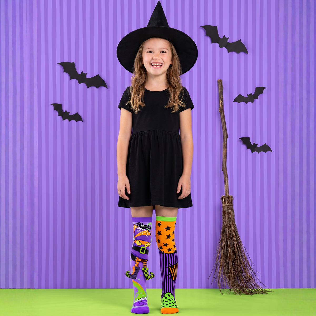 WITCH HAT SOCKS
